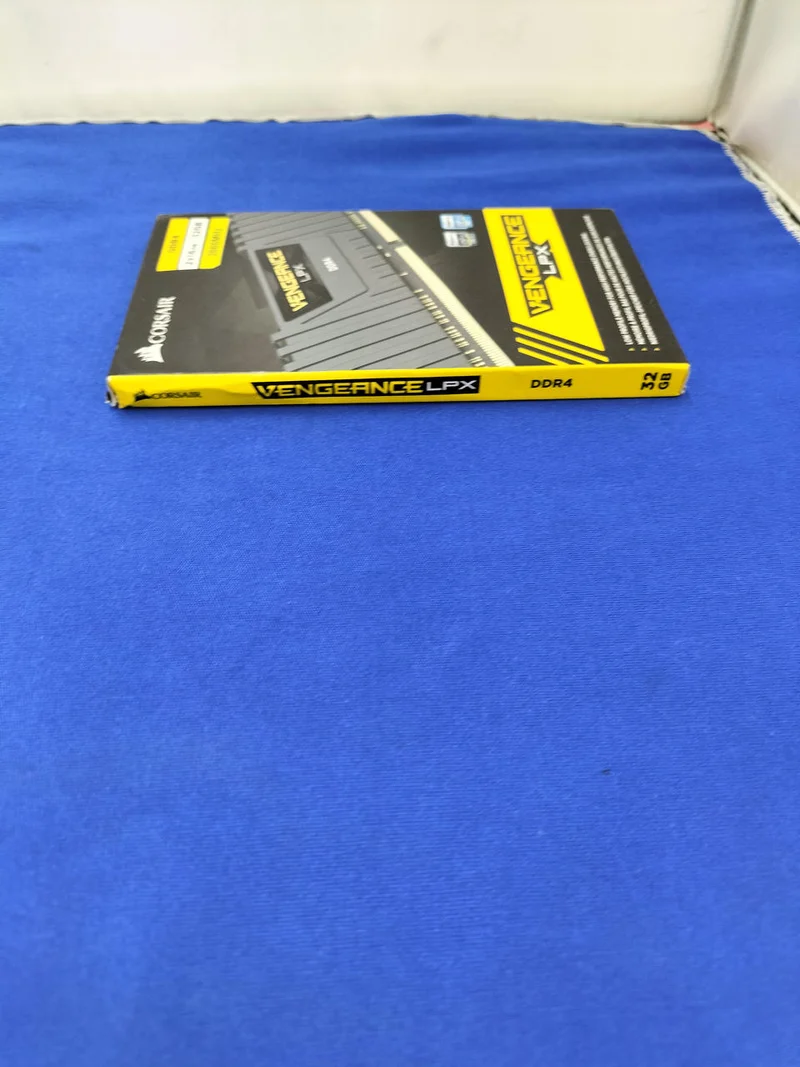 CORSAIR Speicher CMK32GX4M2A2666C16