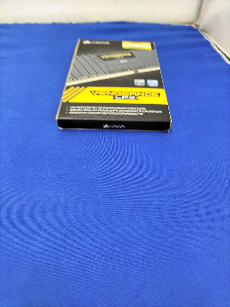 CORSAIR Speicher CMK32GX4M2A2666C16
