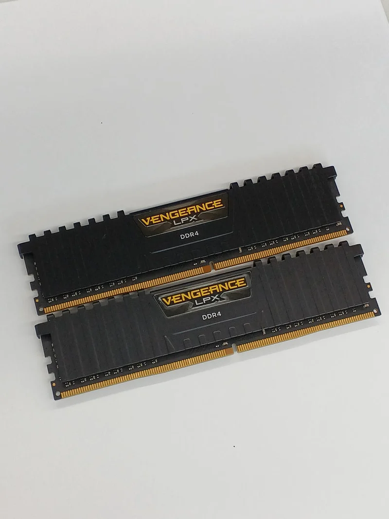 CORSAIR Speicherset CMK64GX4M4A2666C16