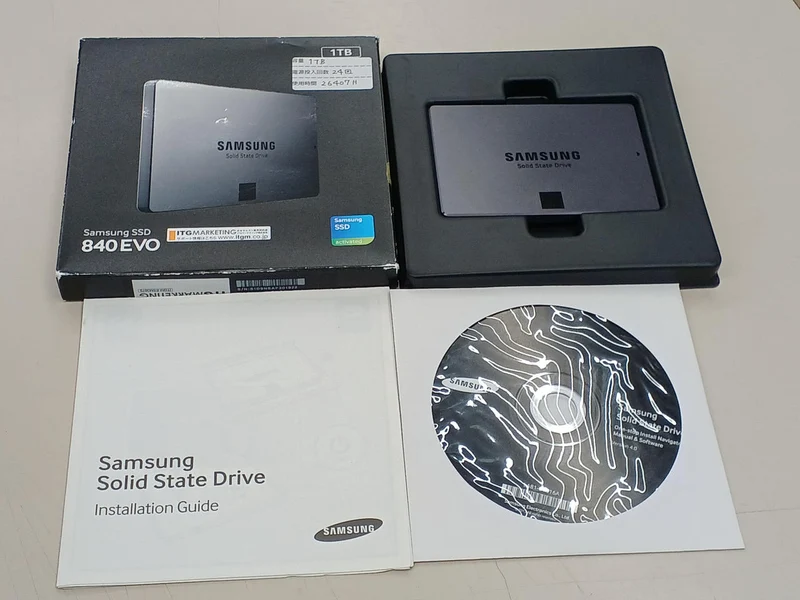 SAMSUNG SSD 1 TB MZ-7TE1T0B/IT