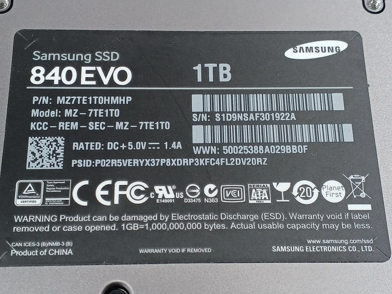 SAMSUNG SSD 1 TB MZ-7TE1T0B/IT