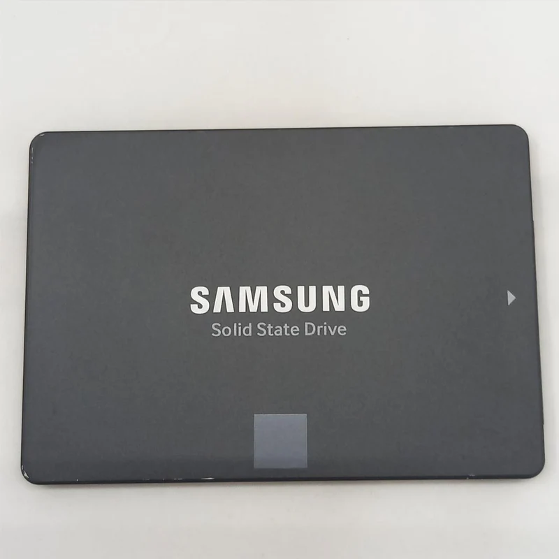 SAMSUNG SSD 4 TB MZ-76E4T0