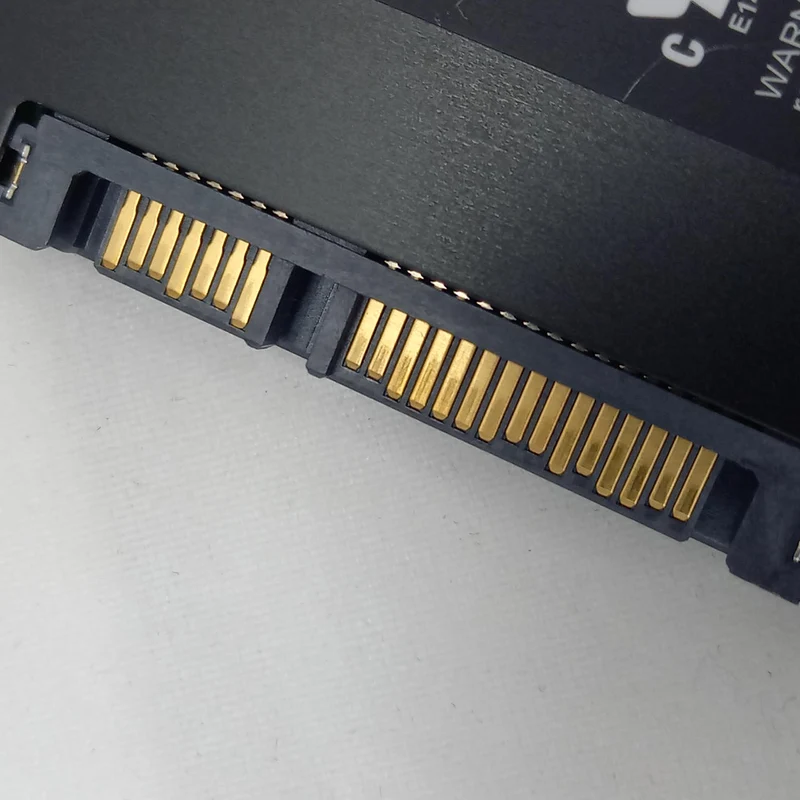 SAMSUNG SSD 4 TB MZ-76E4T0