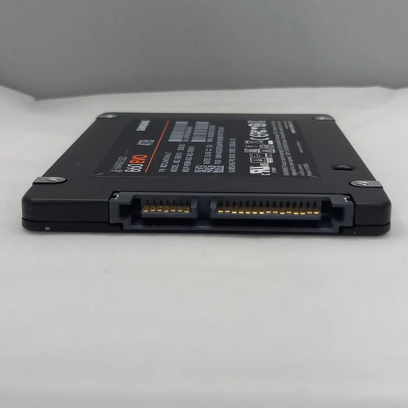 SAMSUNG SSD 4 TB MZ-76E4T0