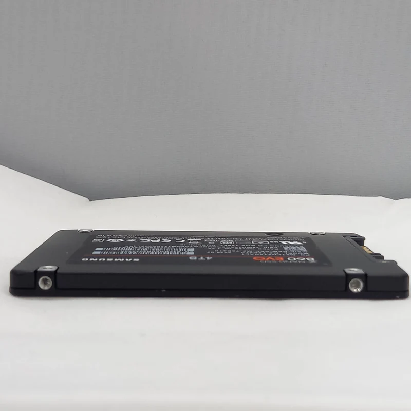SAMSUNG SSD 4 TB MZ-76E4T0
