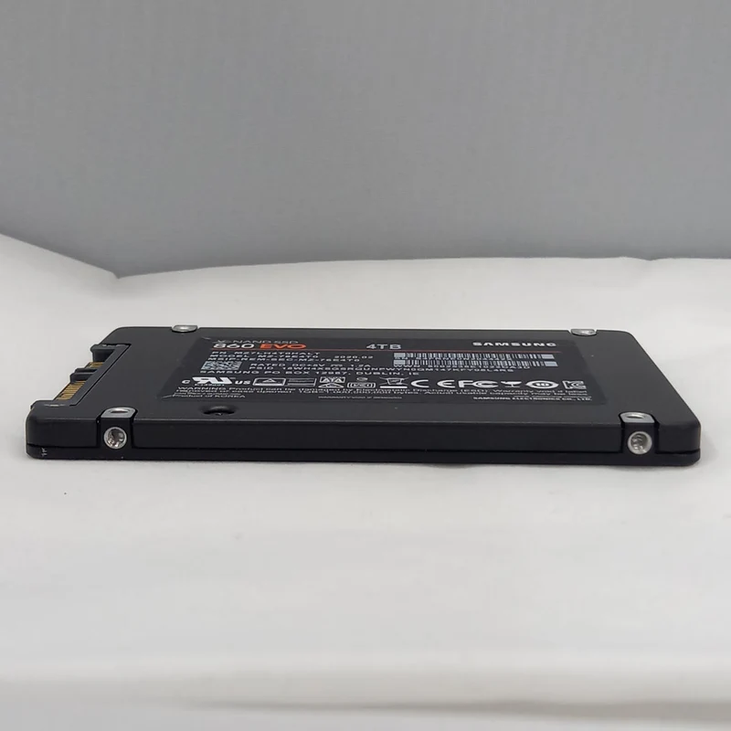 SAMSUNG SSD 4 TB MZ-76E4T0