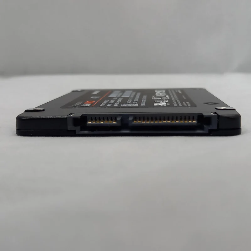 SAMSUNG SSD 4 TB MZ-76E4T0