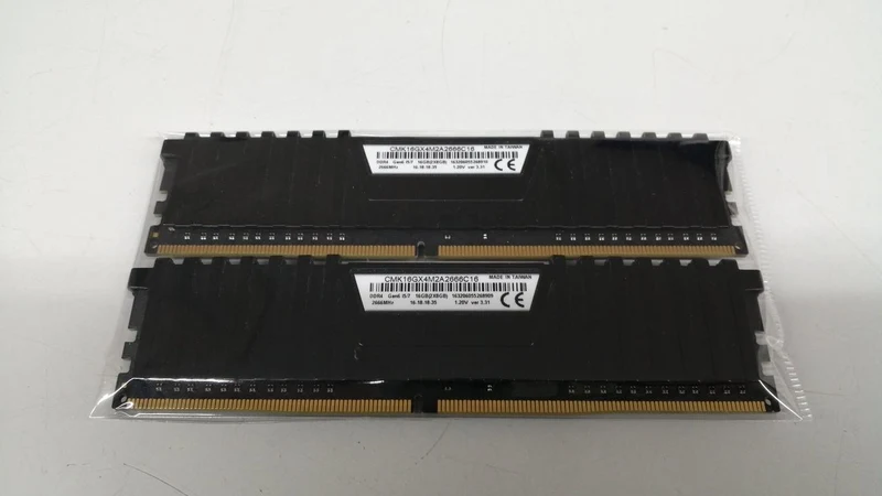 CORSAIR Speicher CMK16GX4M2A2666C16