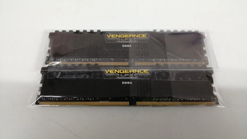 CORSAIR Speicher CMK16GX4M2A2666C16