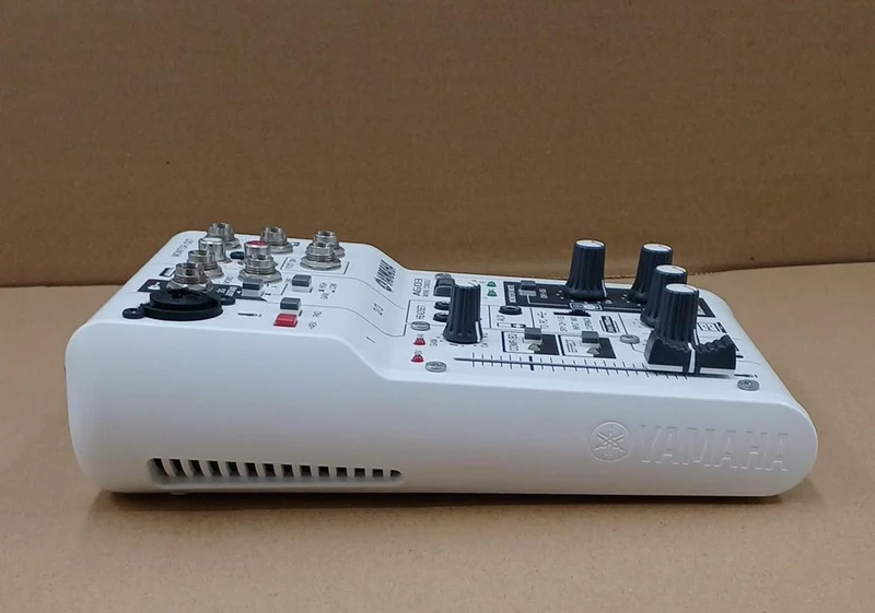 YAMAHA Audio-Interface AG03
