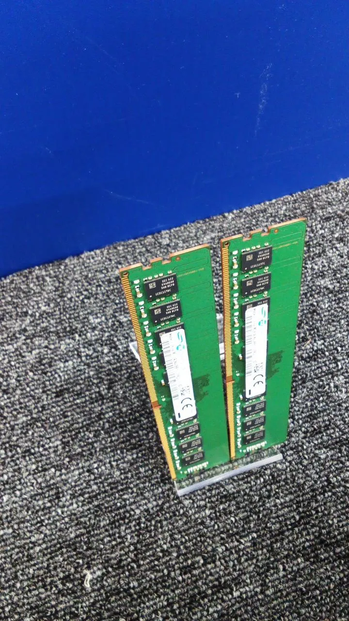 SAMSUNG Arbeitsspeicher: DDR4 16 GB 2-Disk-Set M391A2K43BB1-CPBQ