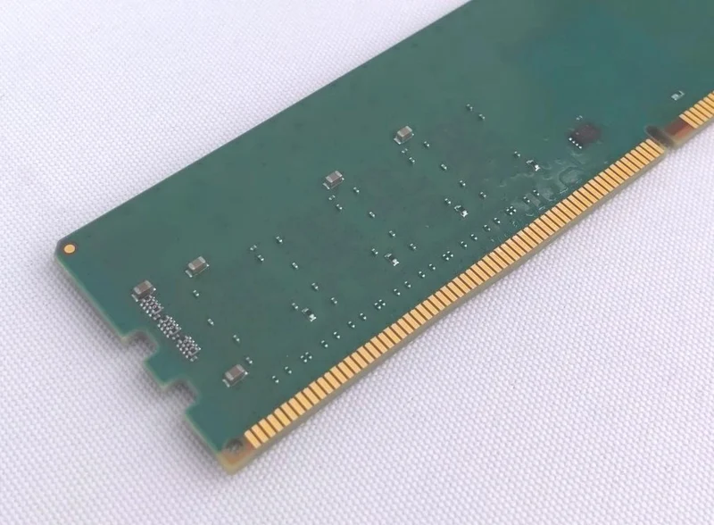 CRUCIAL Desktop-Speicher: DDR4 16 GB