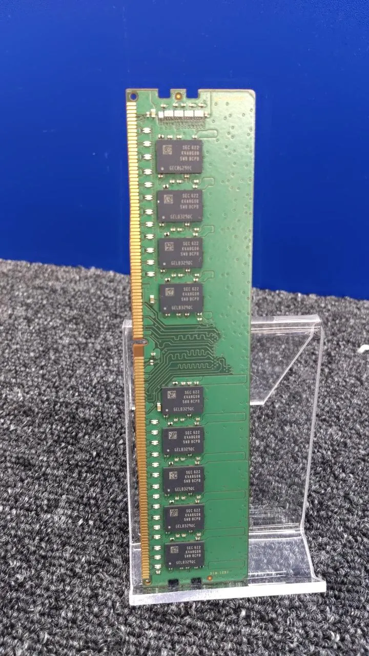 SAMSUNG Arbeitsspeicher: DDR4 16GB M391A2K43BB1-CPBQ