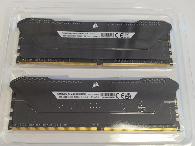 CORSAIR VENGEANCE RGB PRO SL 32GB CMH32GX4M4D3600C18