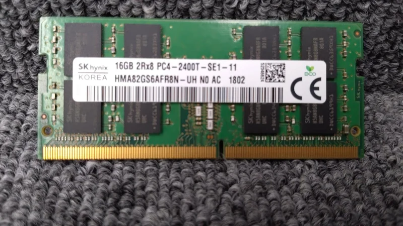 SK HYNX Arbeitsspeicher für Notebook-PCs 16 GB 2RX8 PC4-2400T-SE1-11