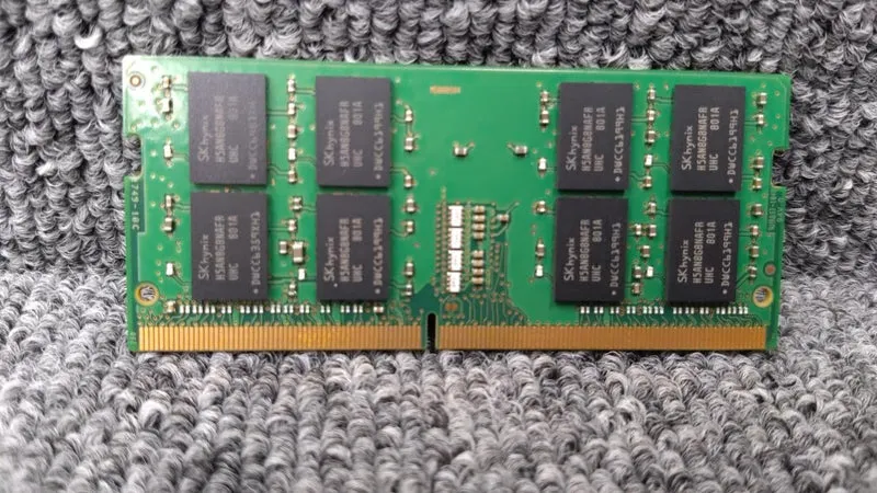 SK HYNX Arbeitsspeicher für Notebook-PCs 16 GB 2RX8 PC4-2400T-SE1-11