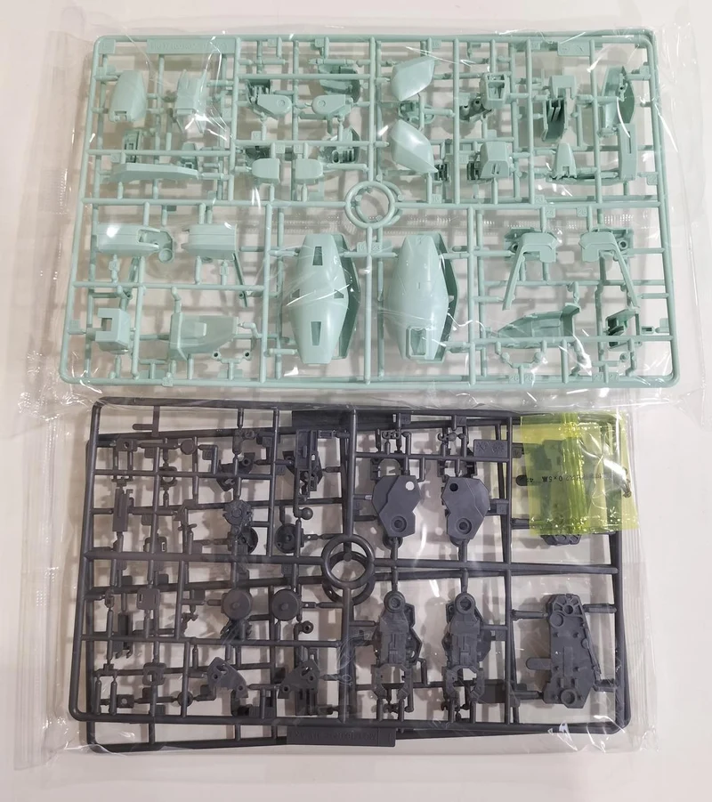 Bandai Mobile Suit Gundam: Char's Counterattack 1/100 MG RGZ-91 Re-Gazi (Char's Counterattack VE)