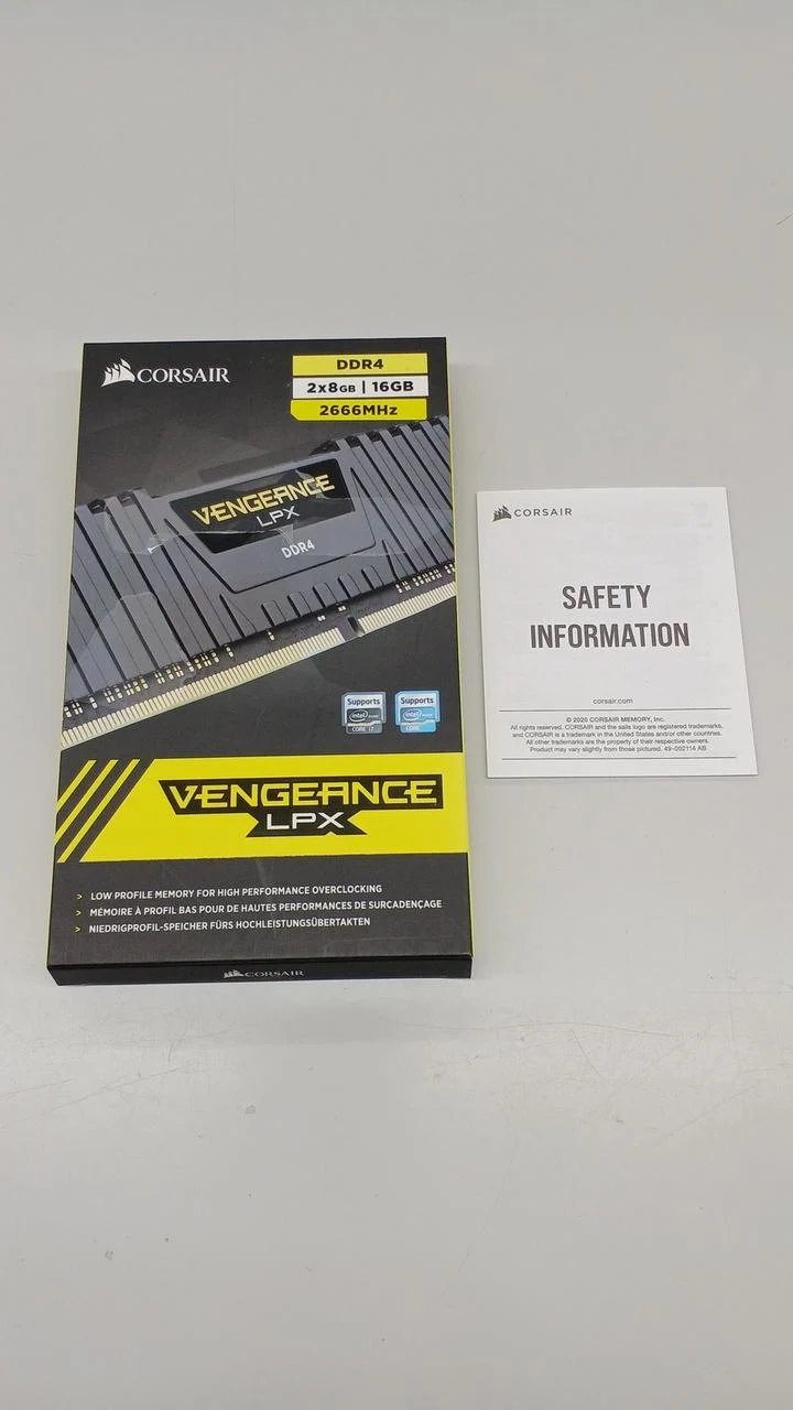 CORSAIR PC-Speicher CMK16GX4M2A2666C16