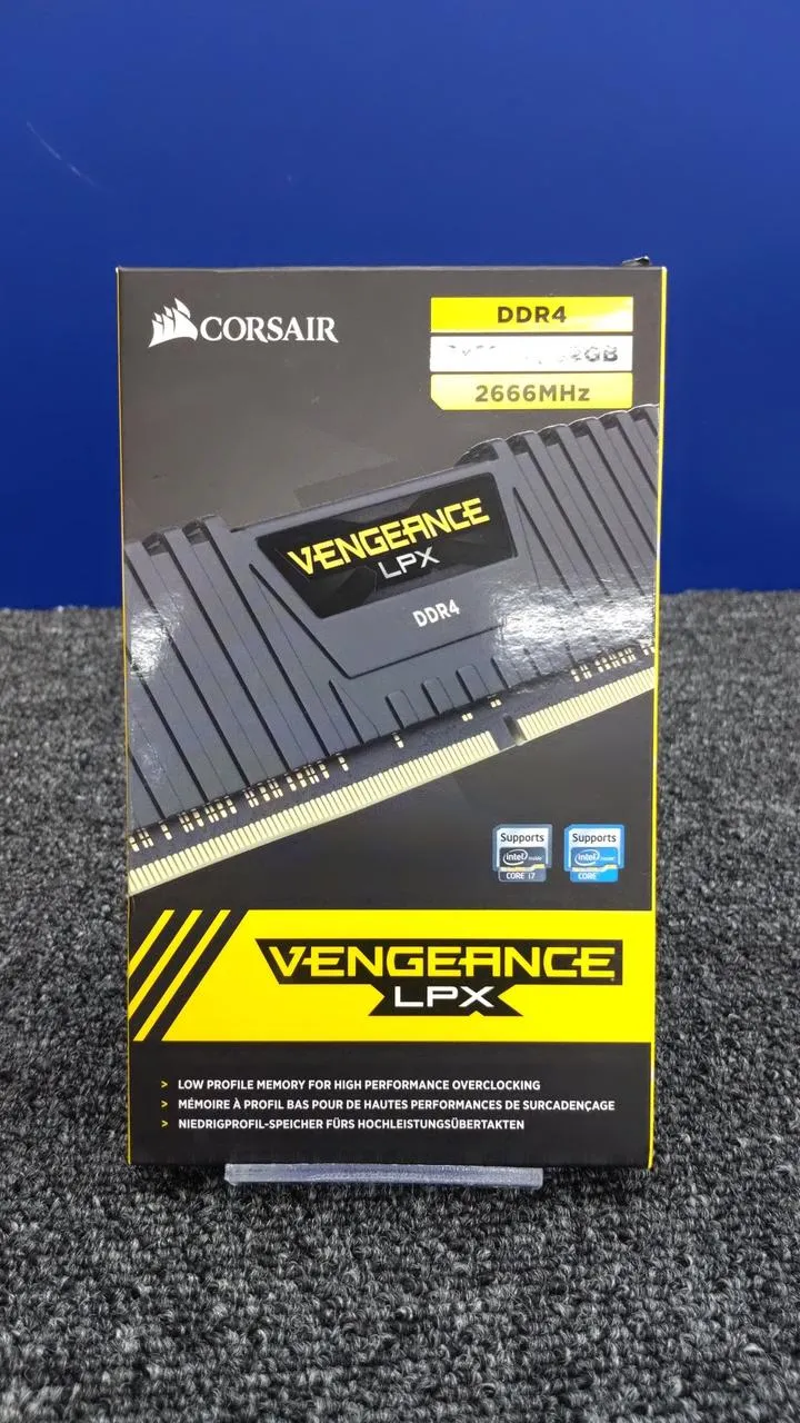 CORSAIR Speicherset CMK32GX4M2A2666C16