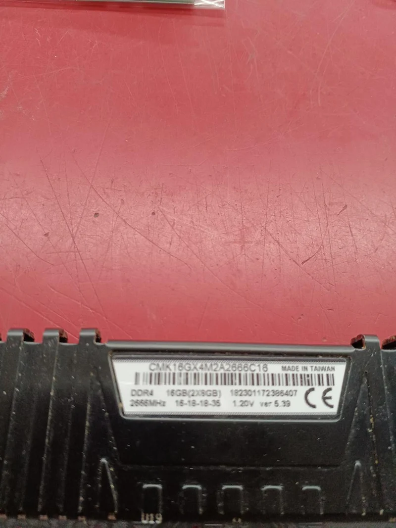 [SCHROTT] CORSAIR [DRAM-Fehler] DDR4-Speicher 8 GB CMK16GX4M2A2666C16
