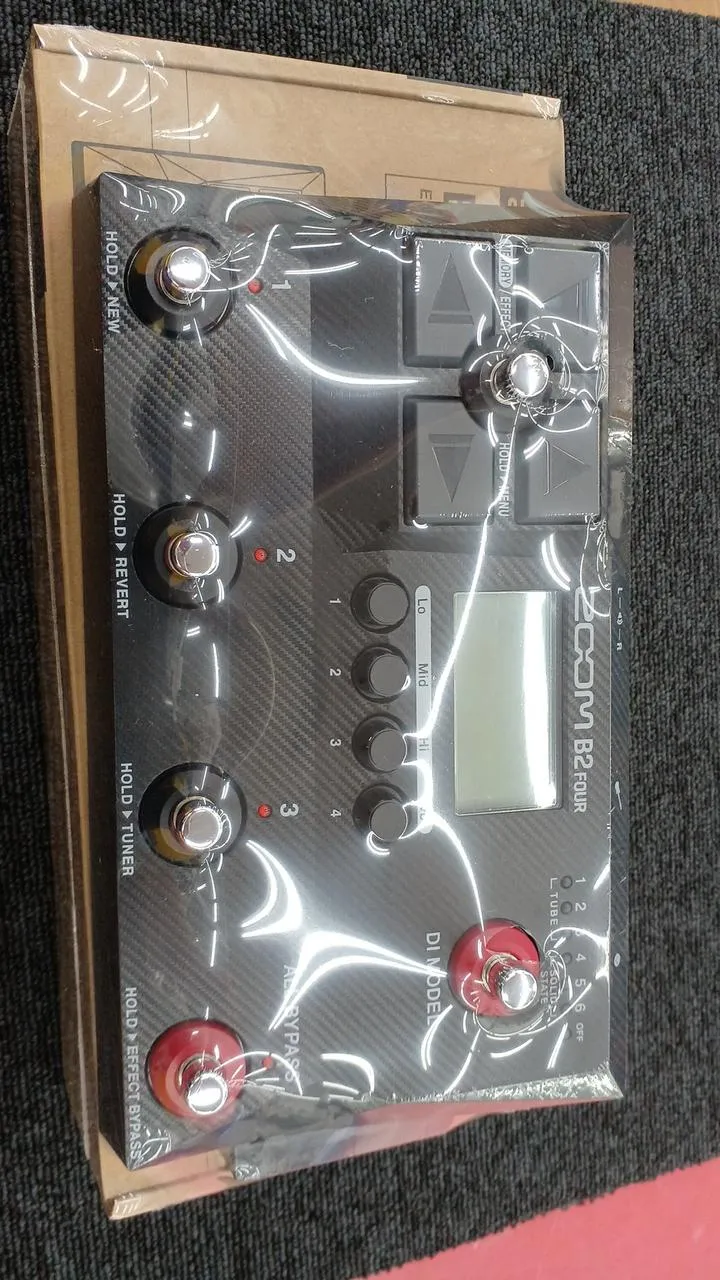 ZOOM Multi-Effektpedal B2 FOUR