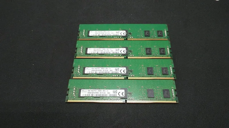 [SCHROTT] SK HYNIX ECC-Speicher 8 GB x 4 Karten PC4-2666V-RD1-11