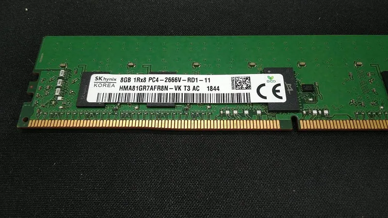 [SCHROTT] SK HYNIX ECC-Speicher 8 GB x 4 Karten PC4-2666V-RD1-11