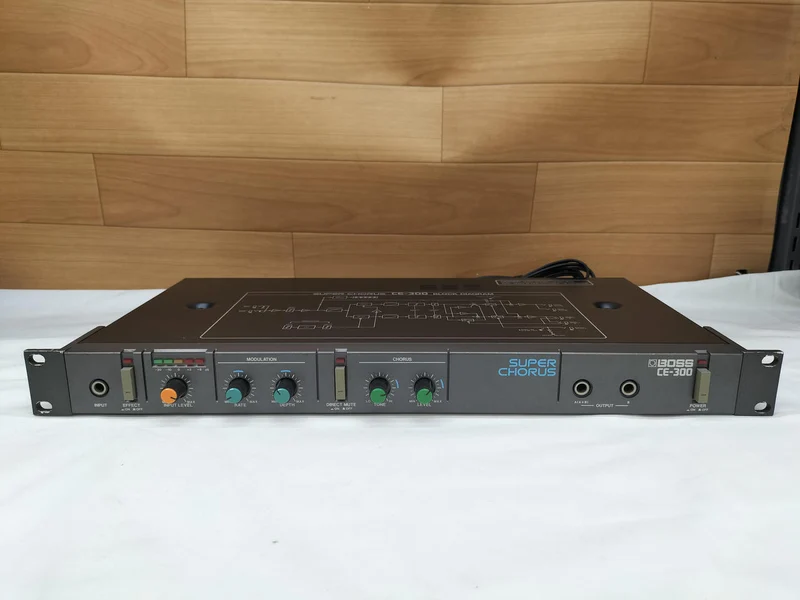 BOSS Effektpedal CE-300