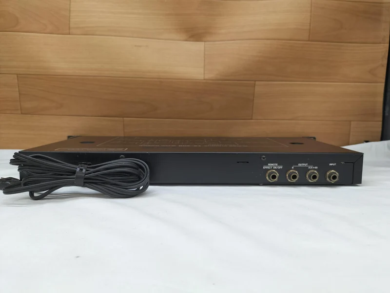 BOSS Effektpedal CE-300