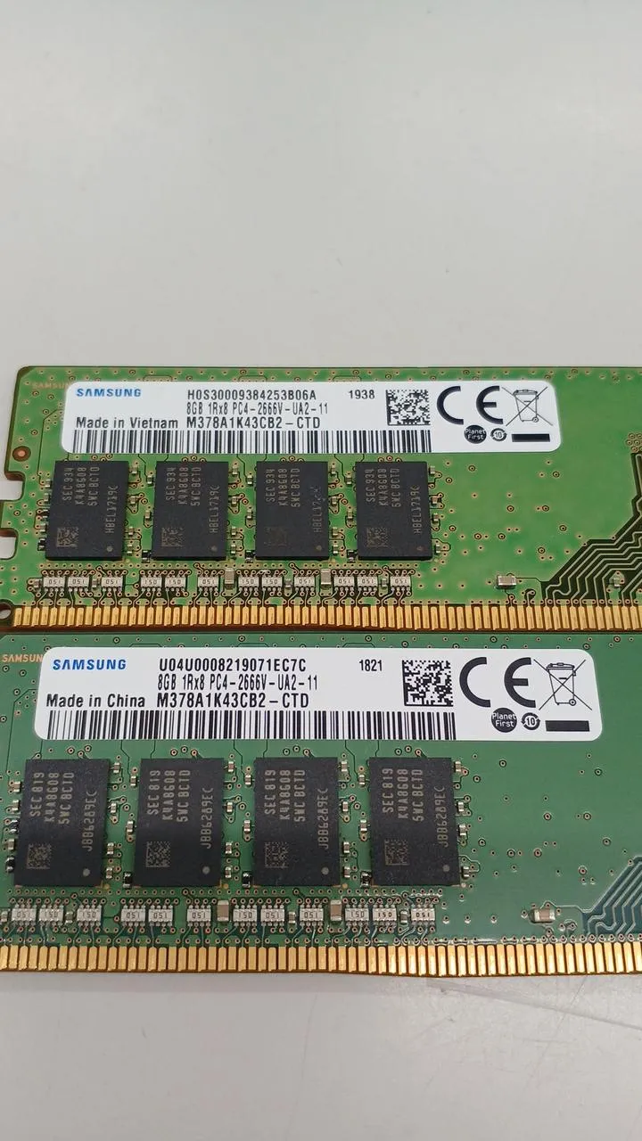 SAMSUNG DDR4-Speicher (8 GB × 2) M378A1K43CB2
