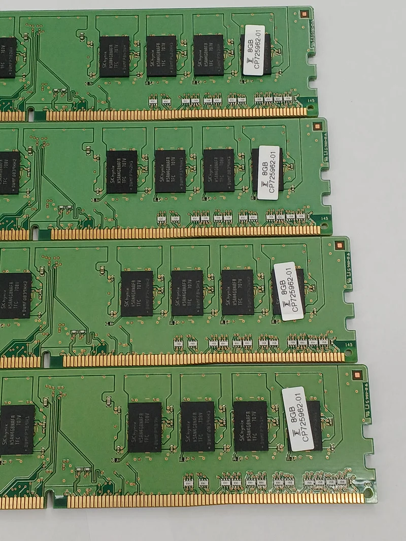 SK HYNIX PC4-17000 8GB 4er-Set HMA41GU6AFR8N