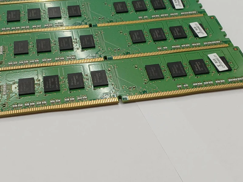 SK HYNIX PC4-17000 8GB 4er-Set HMA41GU6AFR8N