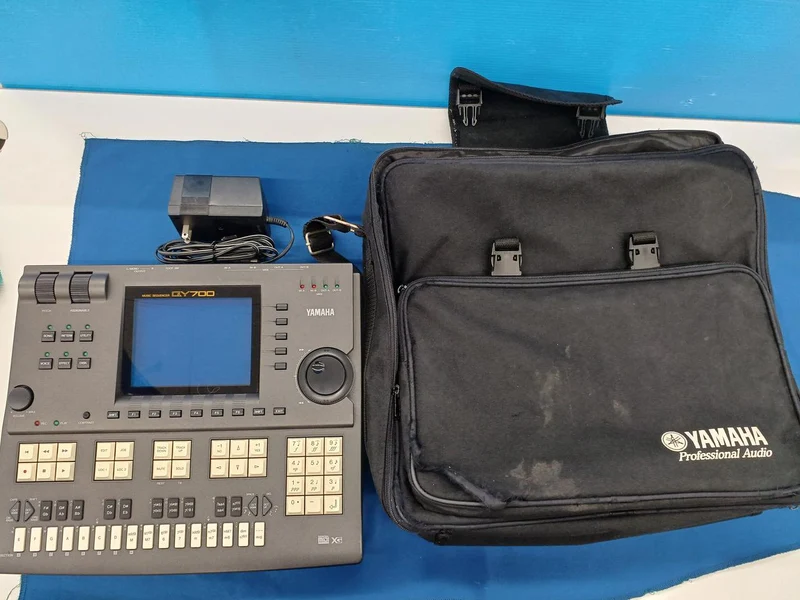 YAMAHA Sequenzer QY700