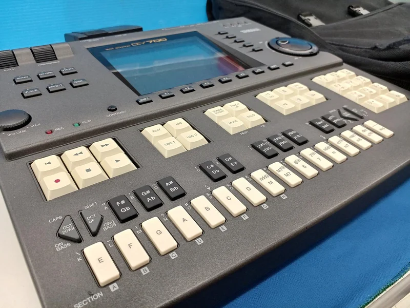 YAMAHA Sequenzer QY700