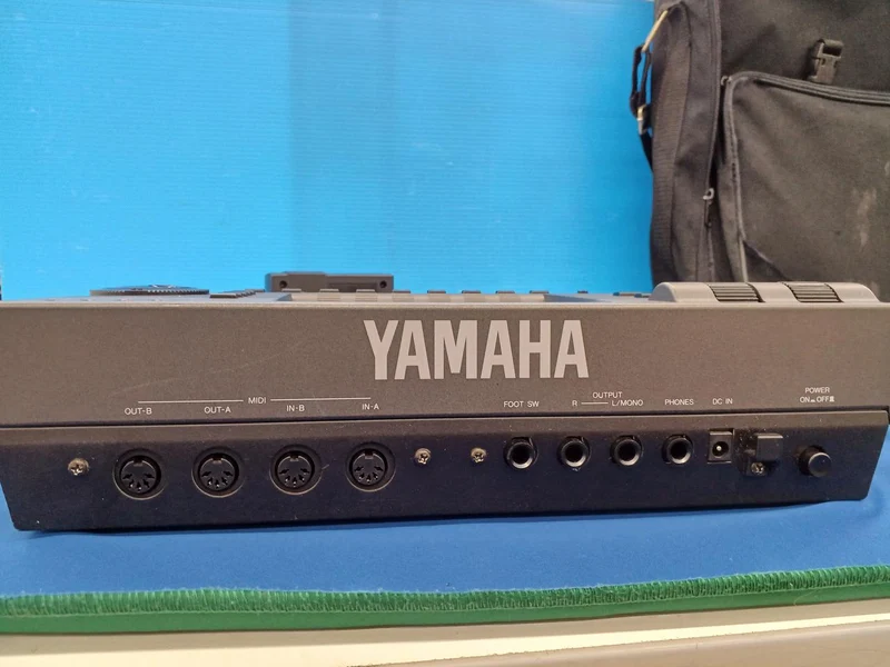 YAMAHA Sequenzer QY700