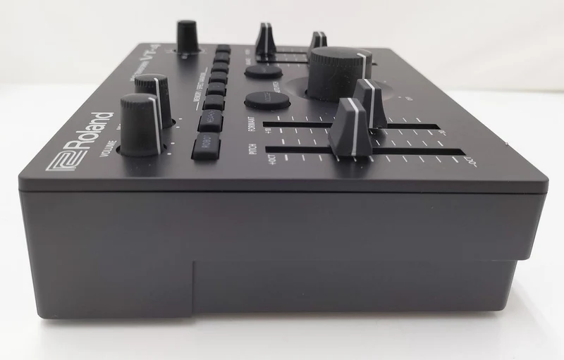 ROLAND Voice Transformers VT-4