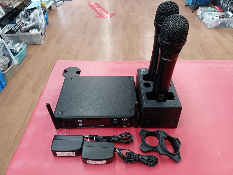CLASSIC PRO Drahtloses Mikrofonsystem CWR242S