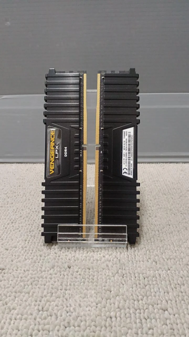 CORSAIR Speicher CMK64GX4M4A2666C16