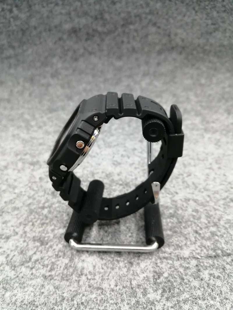 CASIO Armbanduhr DW-5000R-1AJF