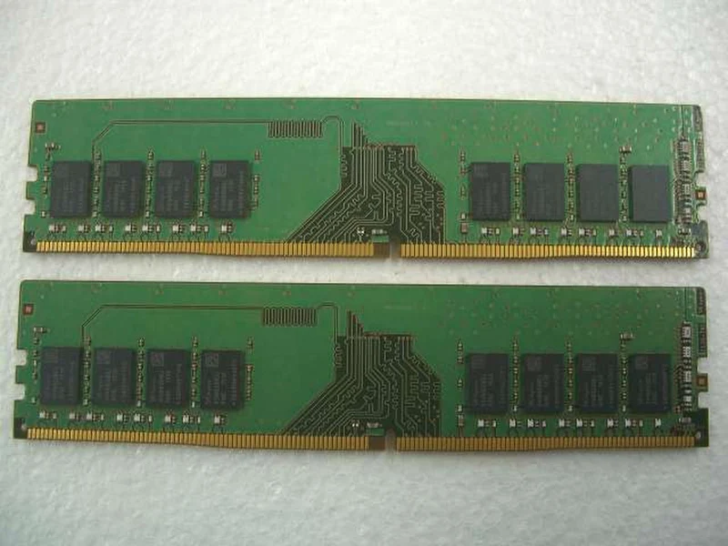 SK HYNIX DDR4-Speicher: 2 x 8 GB (insgesamt 16 GB) HMA81GU6DJR8N