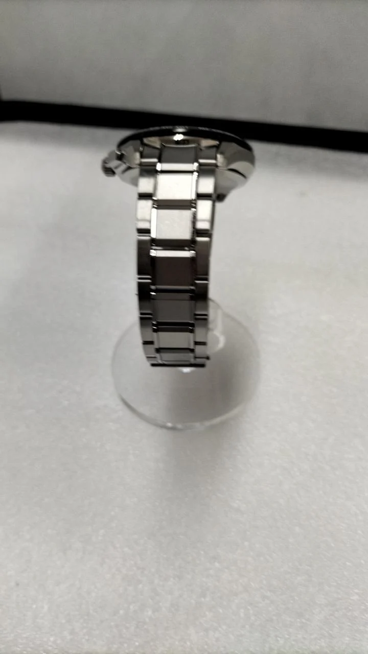 SEIKO Solar-Armbanduhr 8B63-0AA0