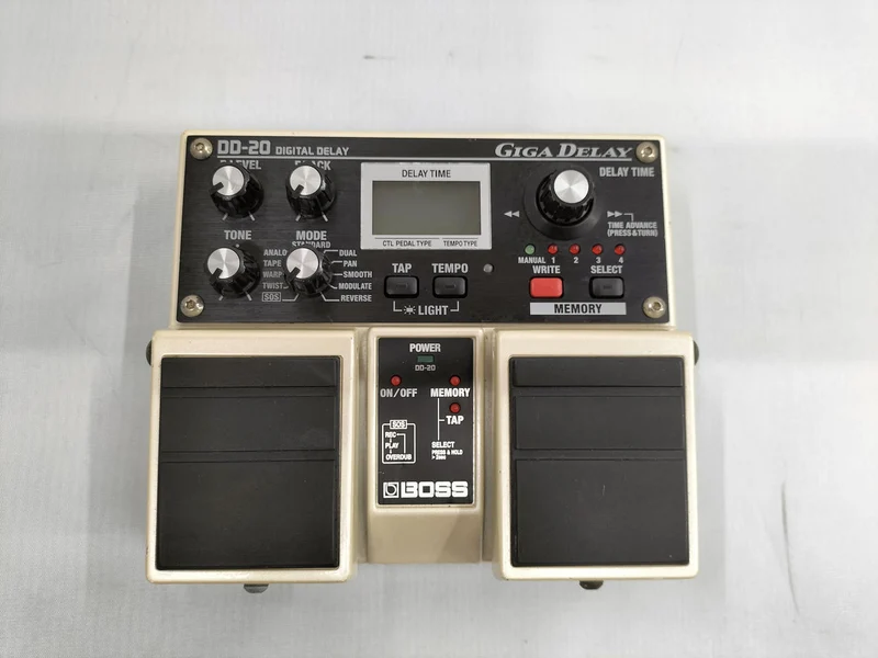 BOSS Twin-Pedal-Version DD-20 mit einer maximalen Verzögerungszeit von bis zu 23 Sekunden