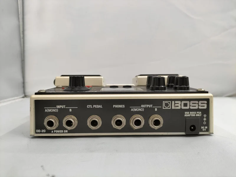 BOSS Twin-Pedal-Version DD-20 mit einer maximalen Verzögerungszeit von bis zu 23 Sekunden