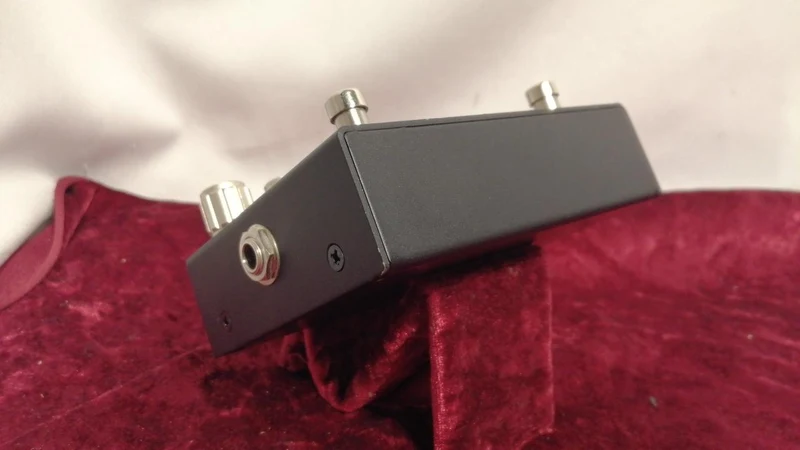 FREE THE TONE Effektpedal: BLACK VEHICLE