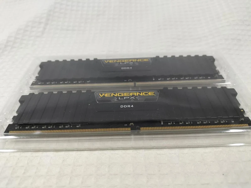 VENGEANCE DDR4 8GBX2 CMK16GX4M2A2666C16