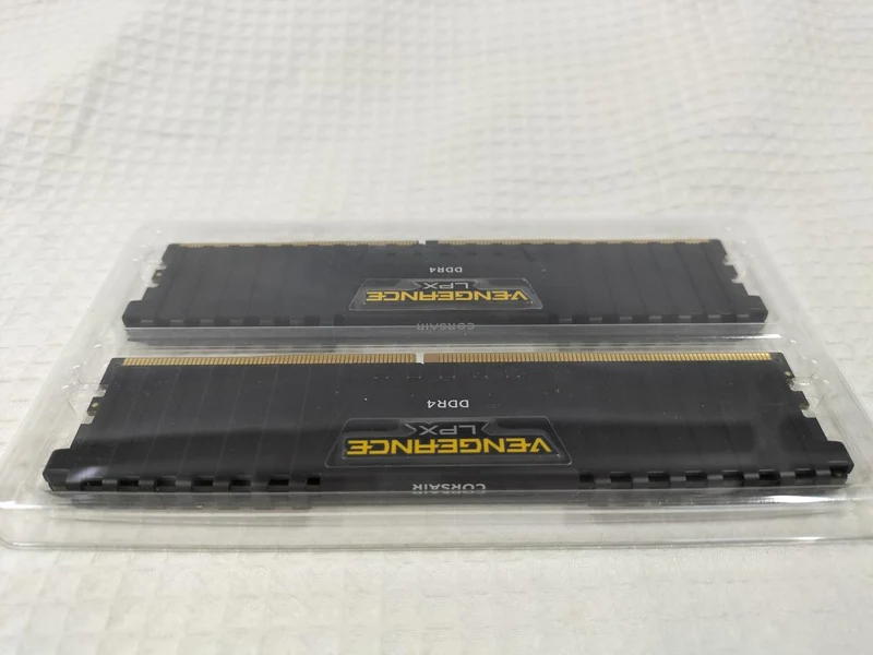 VENGEANCE DDR4 8GBX2 CMK16GX4M2A2666C16