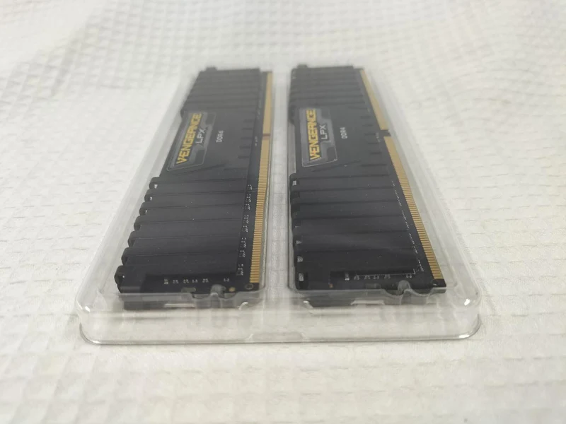 VENGEANCE DDR4 8GBX2 CMK16GX4M2A2666C16
