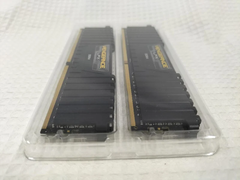 VENGEANCE DDR4 8GBX2 CMK16GX4M2A2666C16