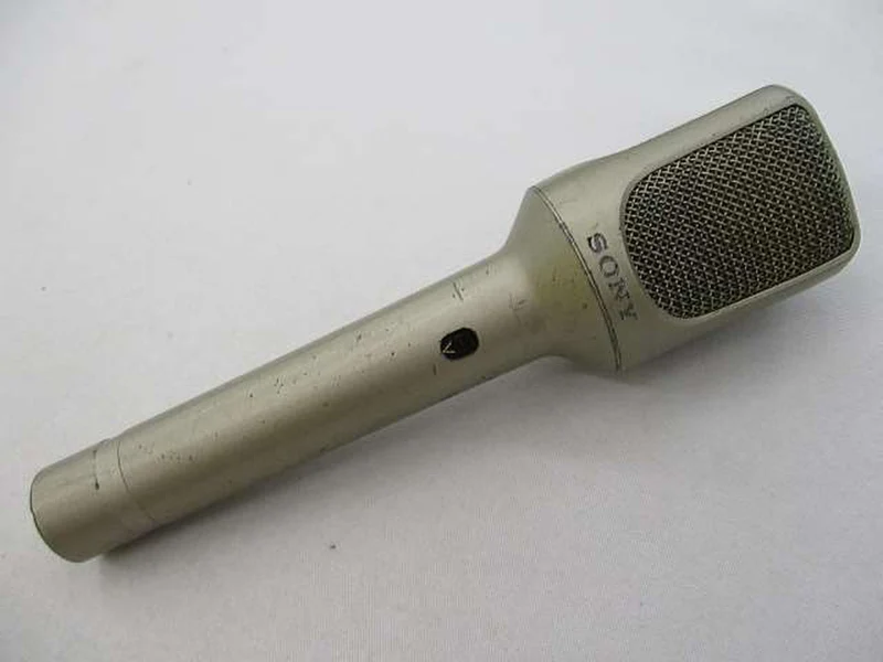 SONY Dynamisches Mikrofon F-560