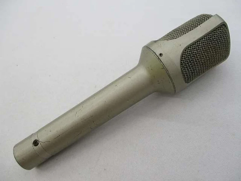 SONY Dynamisches Mikrofon F-560